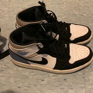 Retro 1s size 11 price 200